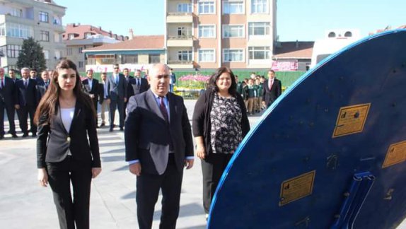 Arnavutköy İlçe Milli Eğitim Müdürlüğü çelenk